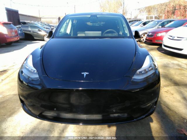 5YJYGDED4MF124166 Tesla Model Y Standard Range Rear-wheel Drive
