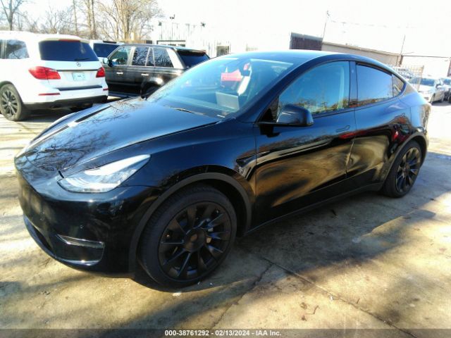 5YJYGDED4MF124166 Tesla Model Y Standard Range Rear-wheel Drive