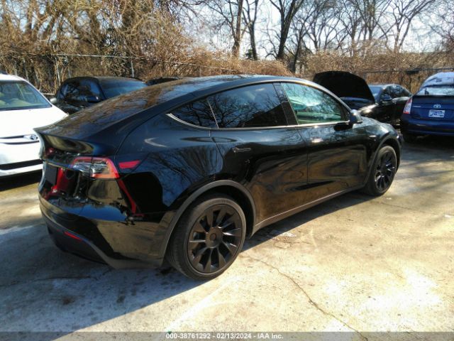 5YJYGDED4MF124166 Tesla Model Y Standard Range Rear-wheel Drive