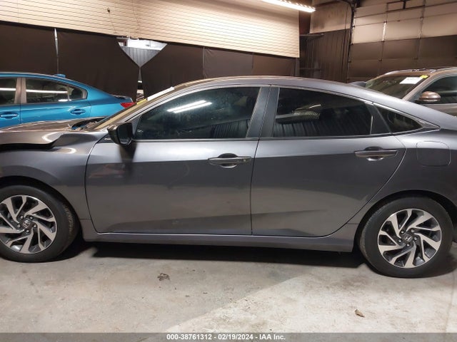 Honda CIVIC EX 2018 2HGFC2F79JH580848 Image 14