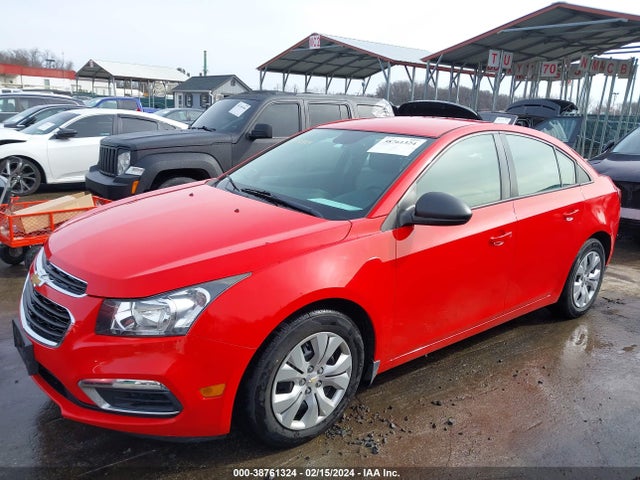 Chevrolet Cruze Ls Auto 2015 1G1PA5SG2F7106025 Image 2
