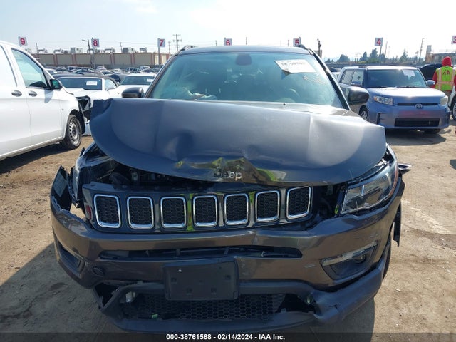3C4NJCBB4MT527082 Jeep Compass Latitude Fwd