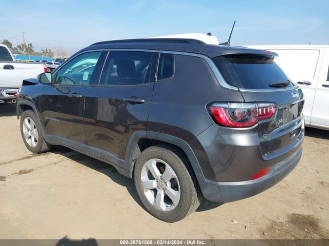 3C4NJCBB4MT527082 Jeep Compass Latitude Fwd