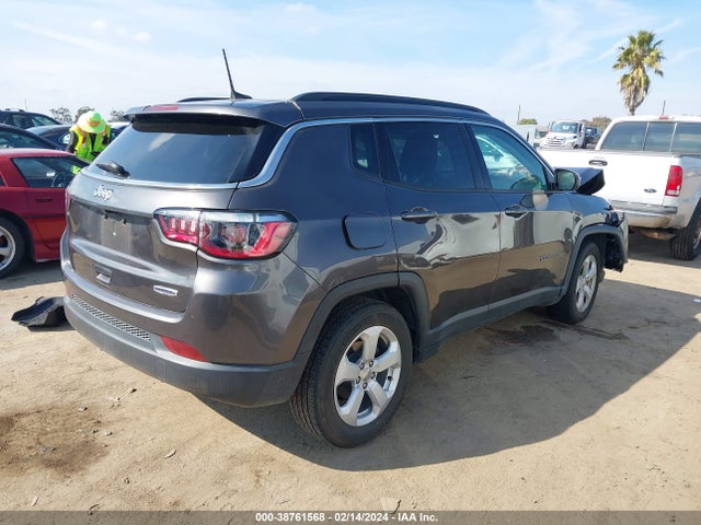 3C4NJCBB4MT527082 Jeep Compass Latitude Fwd