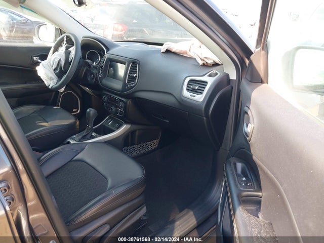 3C4NJCBB4MT527082 Jeep Compass Latitude Fwd