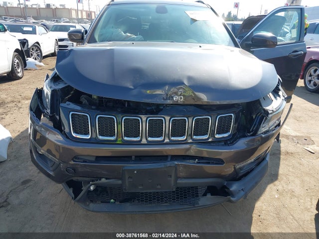 3C4NJCBB4MT527082 Jeep Compass Latitude Fwd