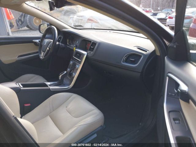 YV126MFL4H2430513 Volvo S60 T5 Dynamic