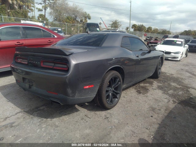 Dodge Challenger Sxt 2018 2C3CDZAG5JH295034 Image 4