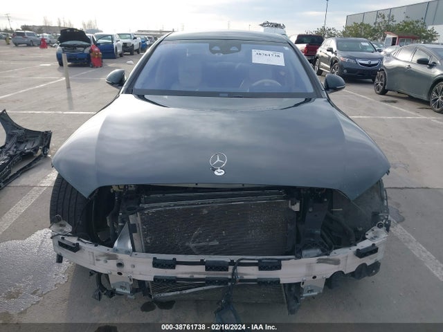 W1K6G6DB6NA068136 Mercedes-Benz S 500 4matic