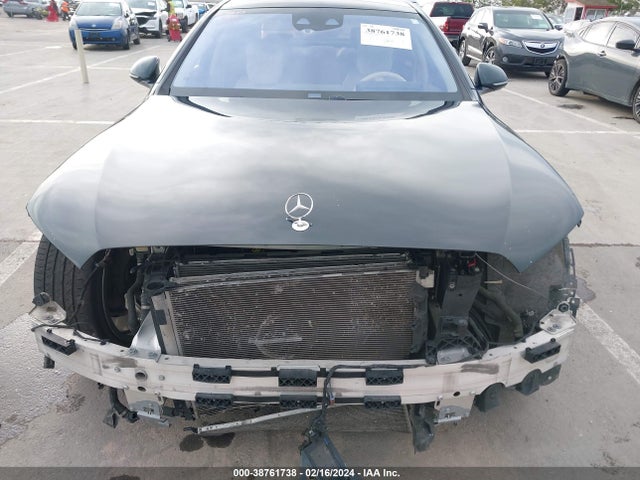 W1K6G6DB6NA068136 Mercedes-Benz S 500 4matic