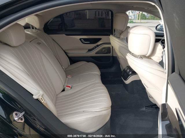 W1K6G6DB6NA068136 Mercedes-Benz S 500 4matic