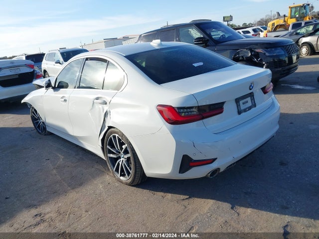 BMW 330I 2022 WBA5R1C05NFL65708 Image 3