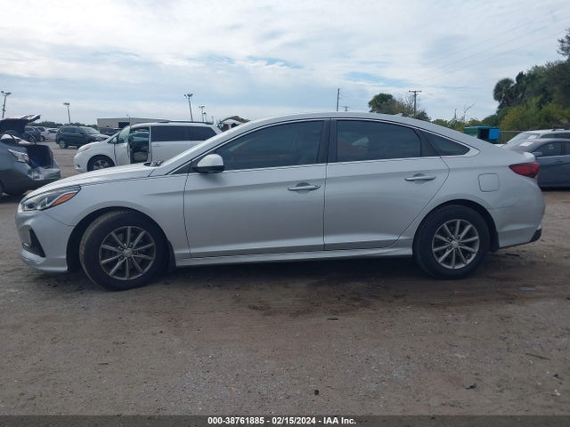 Hyundai SONATA SE 2019 5NPE24AF5KH795711 Image 14