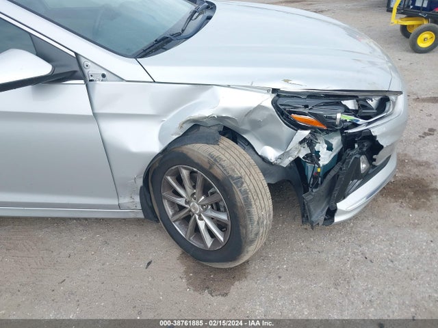 Hyundai SONATA SE 2019 5NPE24AF5KH795711 Image 17