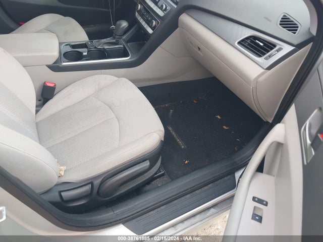 Hyundai SONATA SE 2019 5NPE24AF5KH795711 Image 5