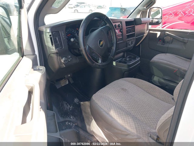 Chevrolet Express 2500 Work Van 2016 1GCWGAFFXG1208740 Image 5