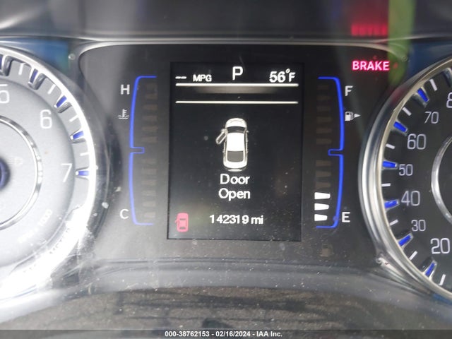 Chrysler 200 Limited 2015 1C3CCCAB3FN741667 Image 15