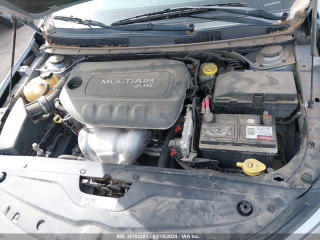 Chrysler 200 Limited 2015 1C3CCCAB6FN678273 Image 10
