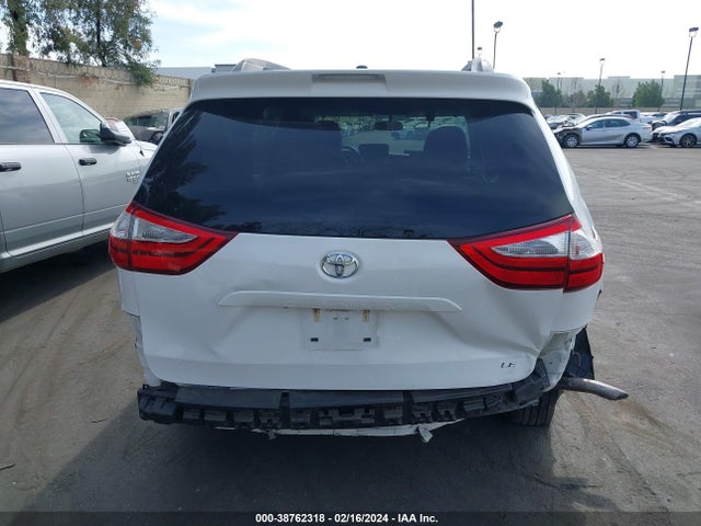 Toyota Sienna Le 8 Passenger 2017 5TDKZ3DC8HS878997 Image 17
