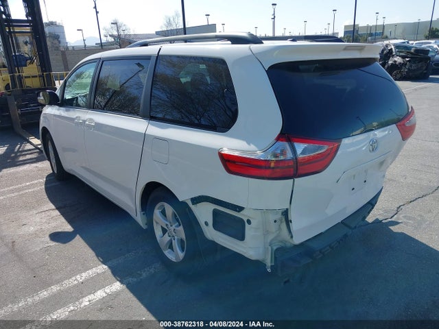 Toyota Sienna Le 8 Passenger 2017 5TDKZ3DC8HS878997 Image 3