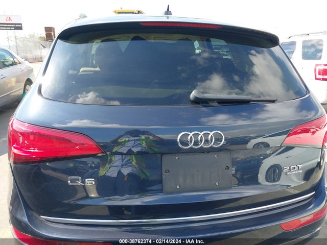 Audi Q5 2.0t Premium 2016 WA1L2AFP0GA129923 Image 16