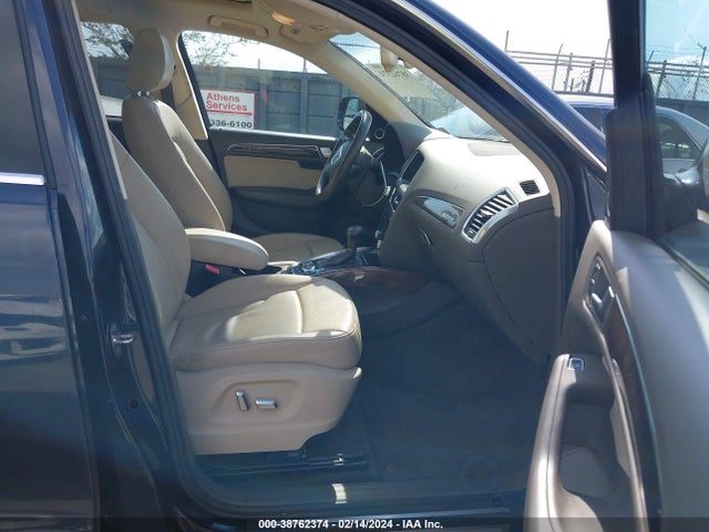 Audi Q5 2.0t Premium 2016 WA1L2AFP0GA129923 Image 5