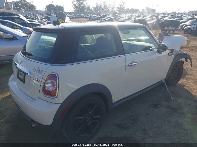 2013 MINI HARDTOP WMWSU3C59DT689396 Photo 3