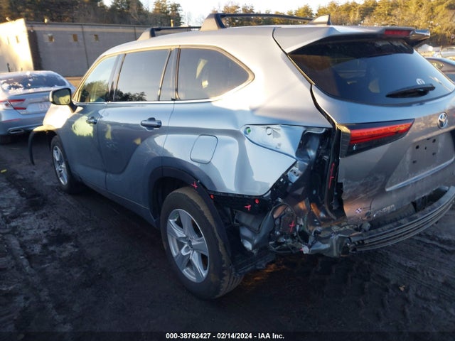 Toyota Highlander Le 2022 5TDBZRBH3NS240959 Image 3