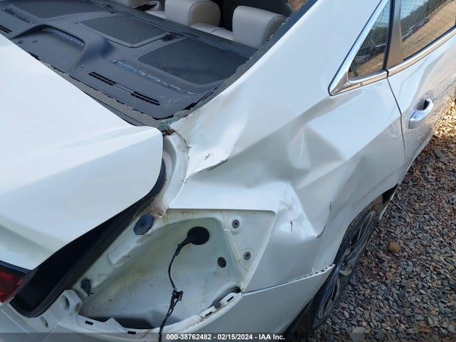 Honda Insight Touring 2019 19XZE4F96KE007759 Image 18