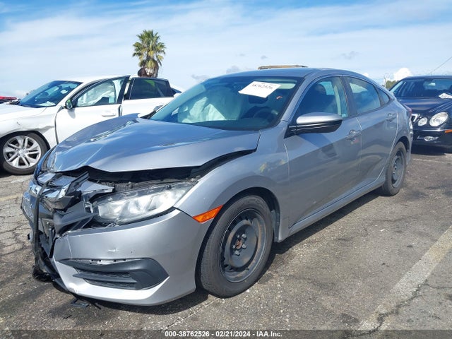 Honda Civic Lx 2018 2HGFC2F57JH603560 Image 2