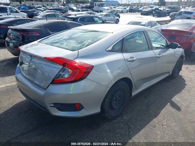 Honda Civic Lx 2018 2HGFC2F57JH603560 Image 4