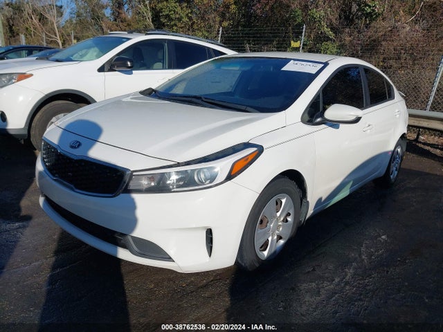 KIA FORTE LX 2017 3KPFK4A73HE029762 Image 2
