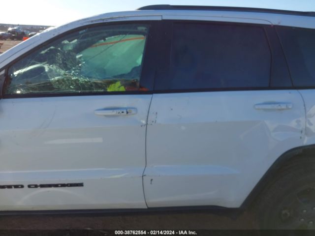 1C4RJFAGXJC382413 Jeep Grand Cherokee Upland 4x4