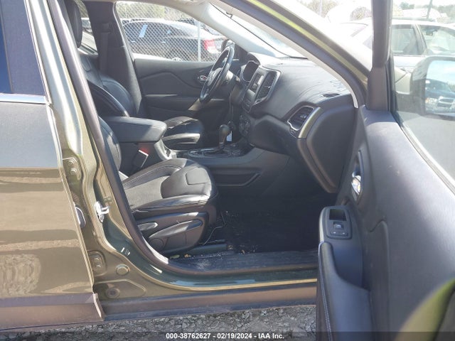 1C4PJMLBXLD569550 Jeep Cherokee Latitude Plus 4x4