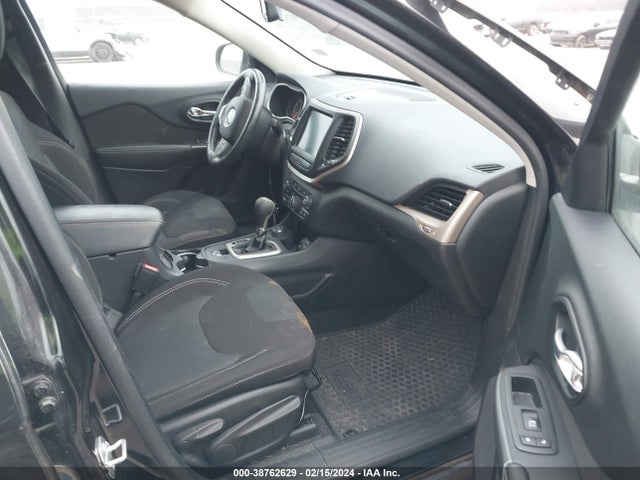 1C4PJMCB7GW152865 Jeep Cherokee Altitude