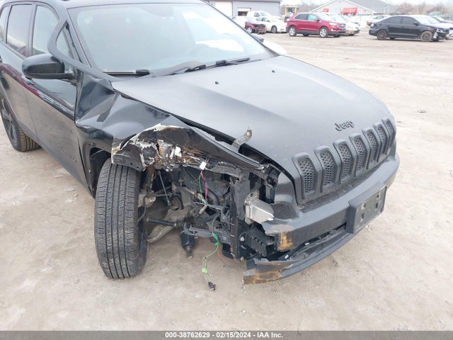 1C4PJMCB7GW152865 Jeep Cherokee Altitude