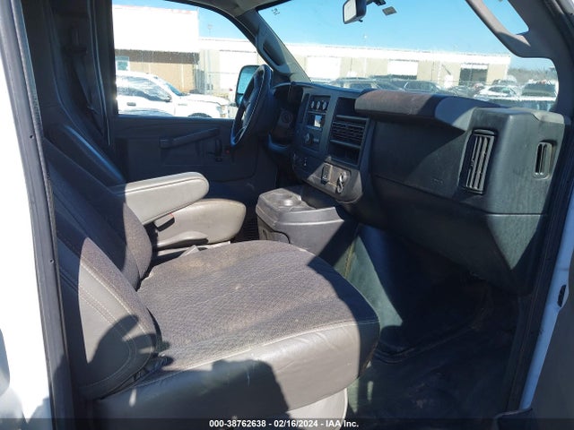 GMC Savana 2500 Work Van 2018 1GTW7AFG5J1906799 Image 5