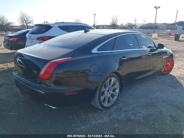 2013 JAGUAR XJ SAJWJ2GD6D8V44846 Photo 3
