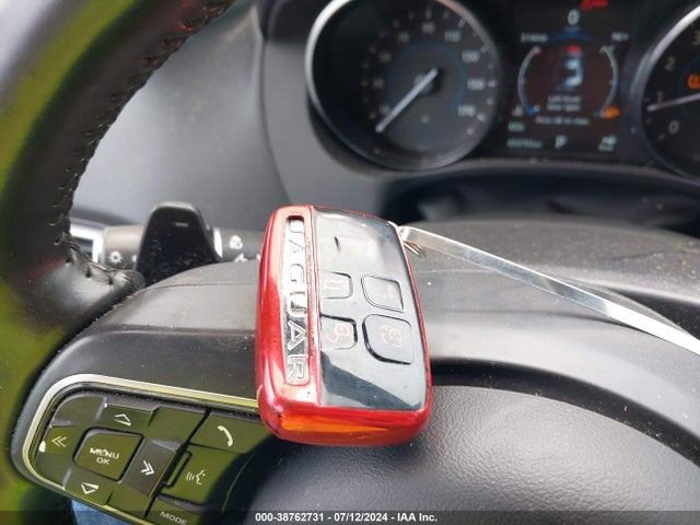 2017 JAGUAR XE SAJAK4BV3HA960757 Photo 10