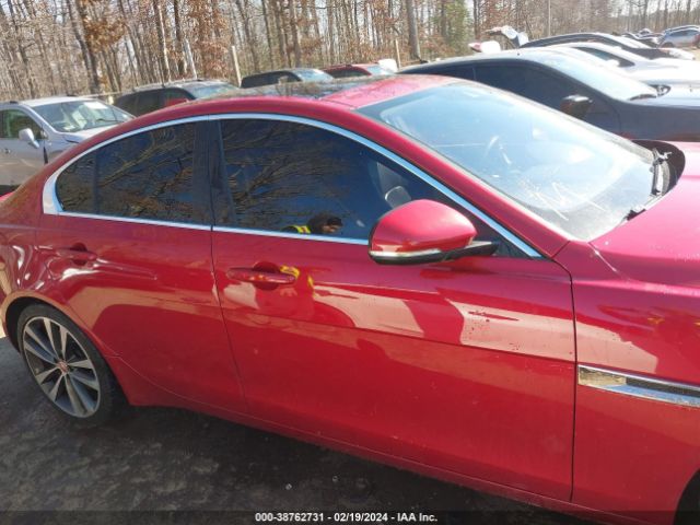 SAJAK4BV3HA960757 Jaguar Xe 35t Prestige