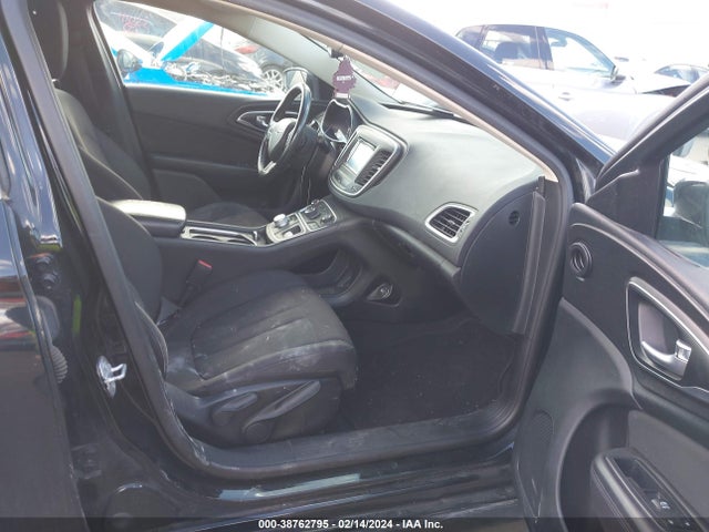 Chrysler 200 Limited 2015 1C3CCCAB6FN676488 Image 5