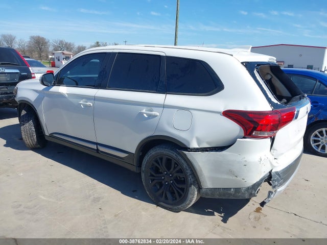 JA4AD3A38JZ015162 Mitsubishi Outlander Se
