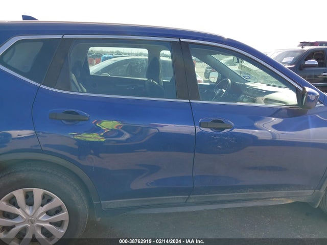 Nissan ROGUE S 2018 5N1AT2MT0JC716002 Image 13