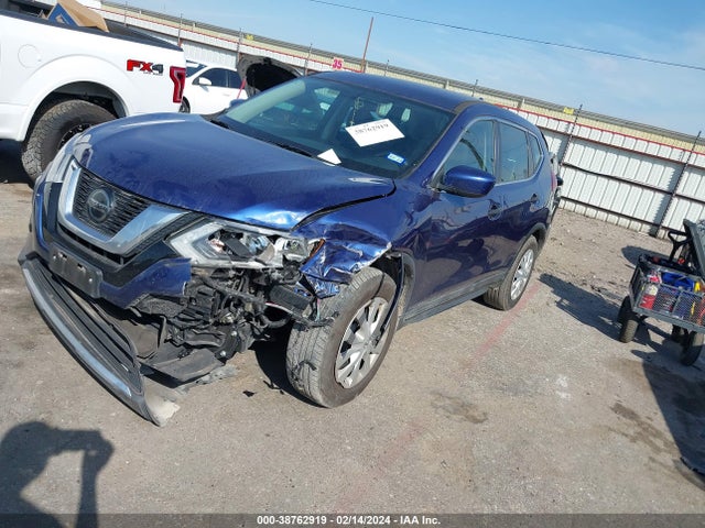 Nissan ROGUE S 2018 5N1AT2MT0JC716002 Image 2