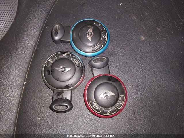 2010 MINI COOPER WMWMF3C57ATU76607 Photo 10