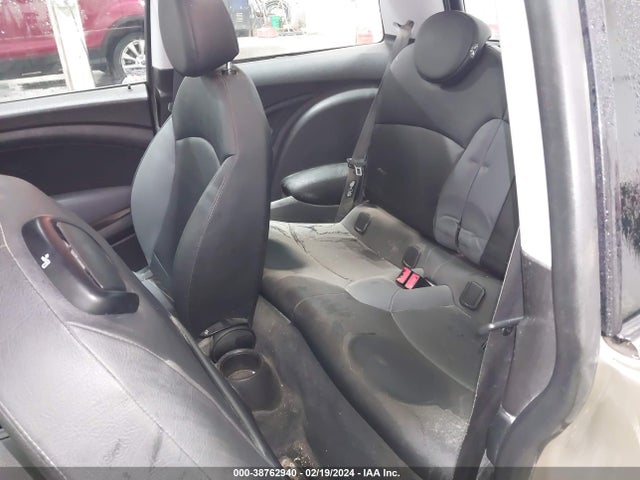 2010 MINI COOPER WMWMF3C57ATU76607 Photo 7