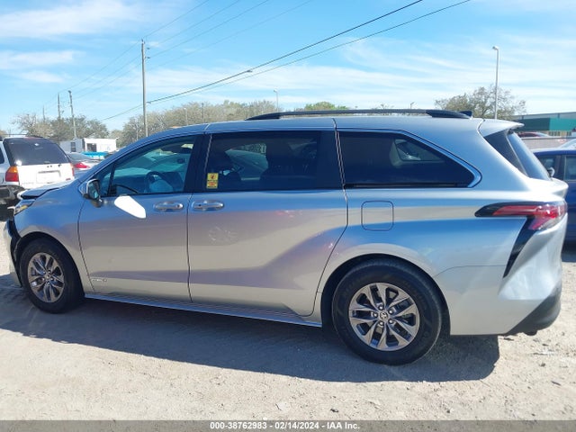 Toyota SIENNA LE 2021 5TDKRKEC3MS005662 Image 14