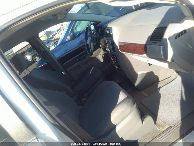 2010 CHRYSLER TOWN & COUNTRY TOURING VIN: 2A4RR5D14AR243289