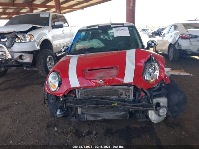 2007 MINI COOPER S VIN: WMWMF73537TL85575