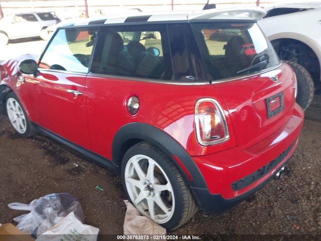 2007 MINI COOPER S WMWMF73537TL85575 Photo 2